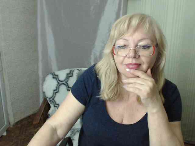 EvelynLoveShy webcam