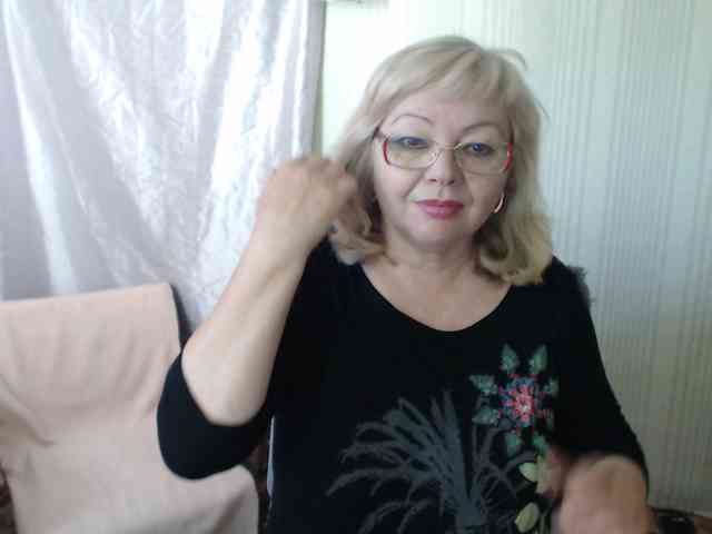 EvelynLoveShy webcam