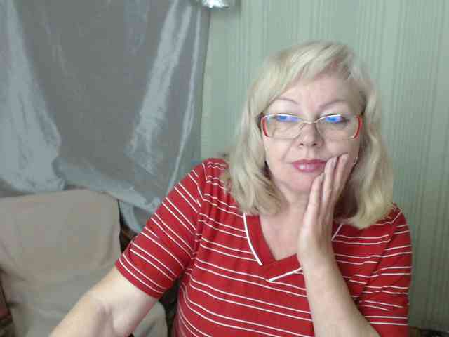 EvelynLoveShy webcam
