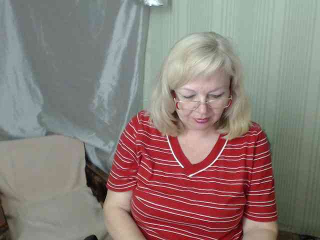 EvelynLoveShy webcam