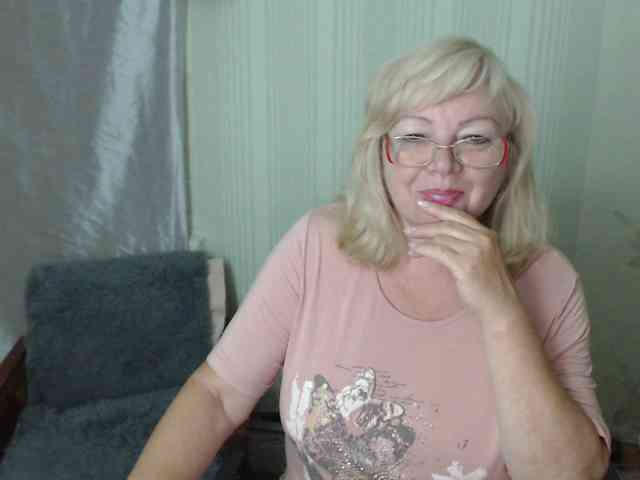 EvelynLoveShy webcam