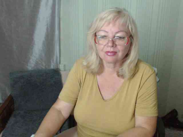 EvelynLoveShy webcam