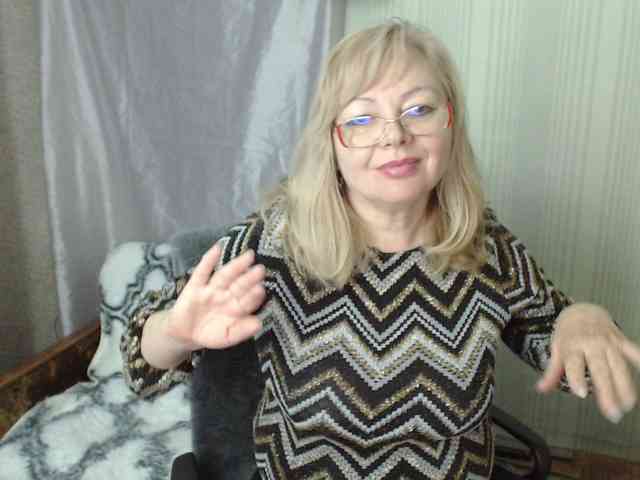 EvelynLoveShy webcam