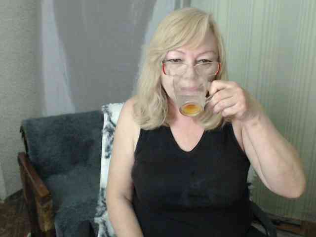 EvelynLoveShy webcam