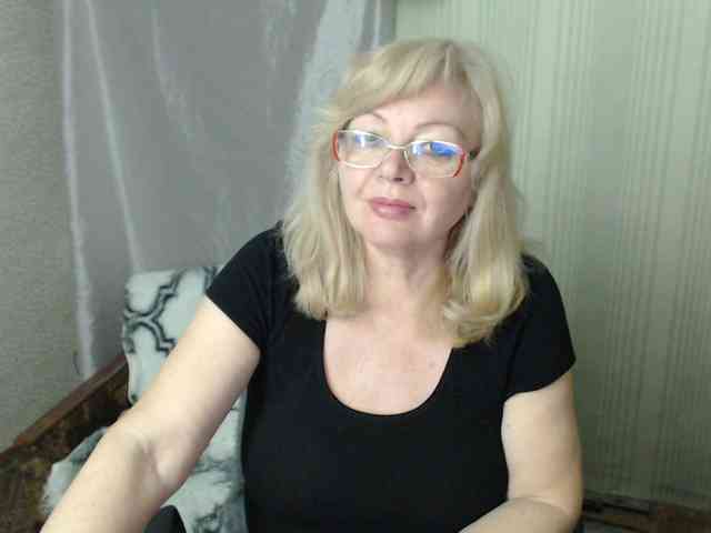 EvelynLoveShy webcam