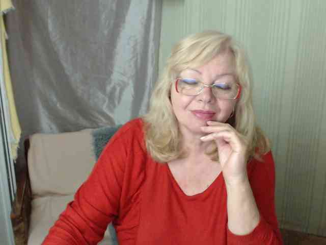 EvelynLoveShy webcam