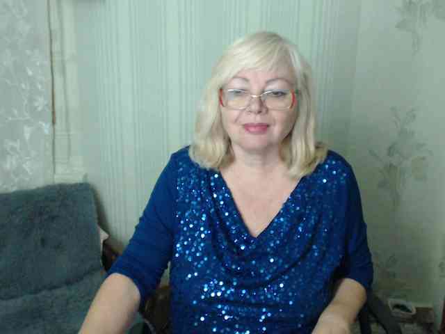 EvelynLoveShy webcam