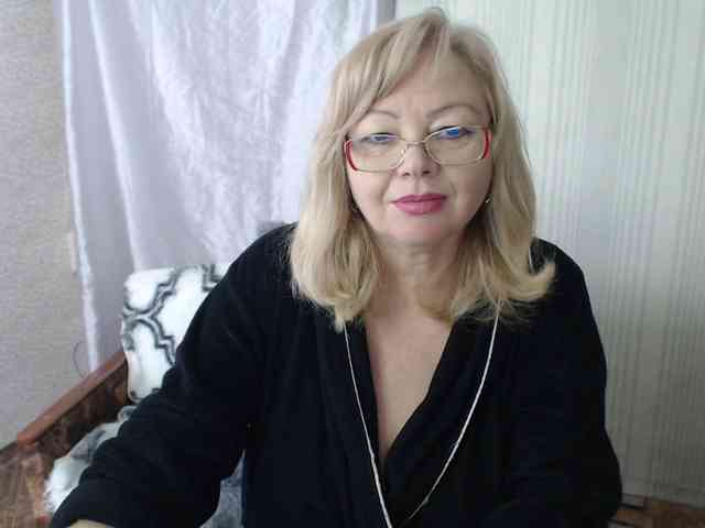 EvelynLoveShy webcam