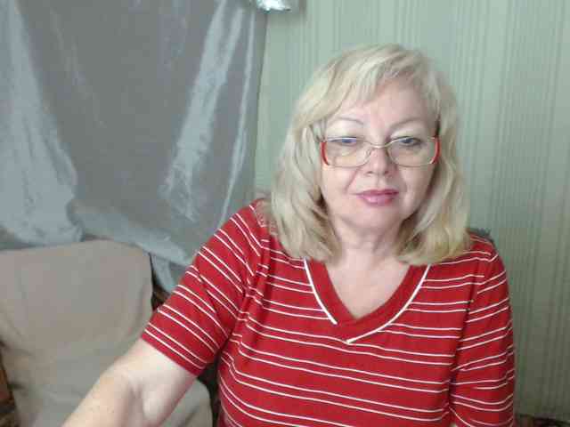 EvelynLoveShy webcam