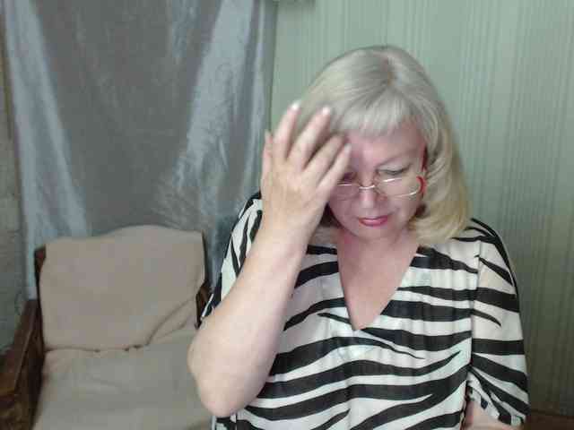 EvelynLoveShy webcam
