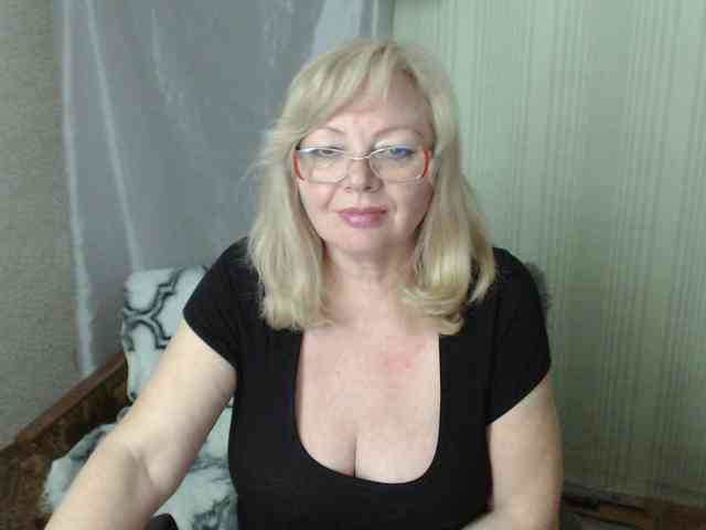 EvelynLoveShy webcam