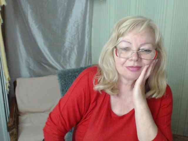 EvelynLoveShy webcam
