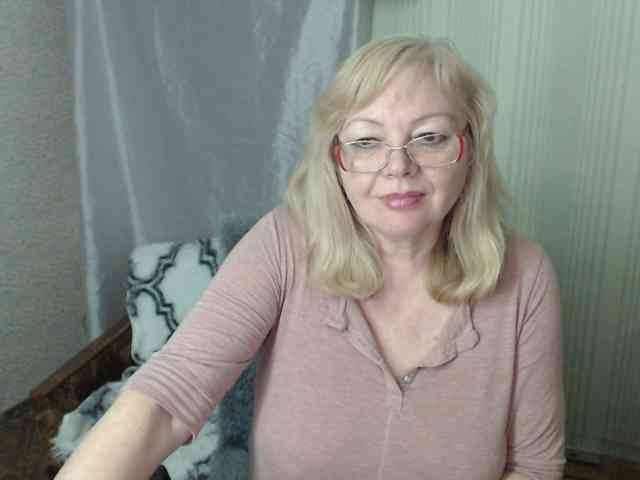 EvelynLoveShy webcam