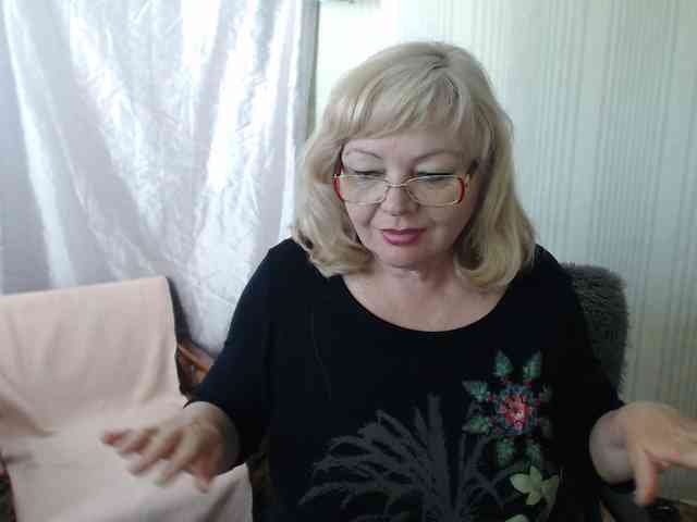 EvelynLoveShy webcam