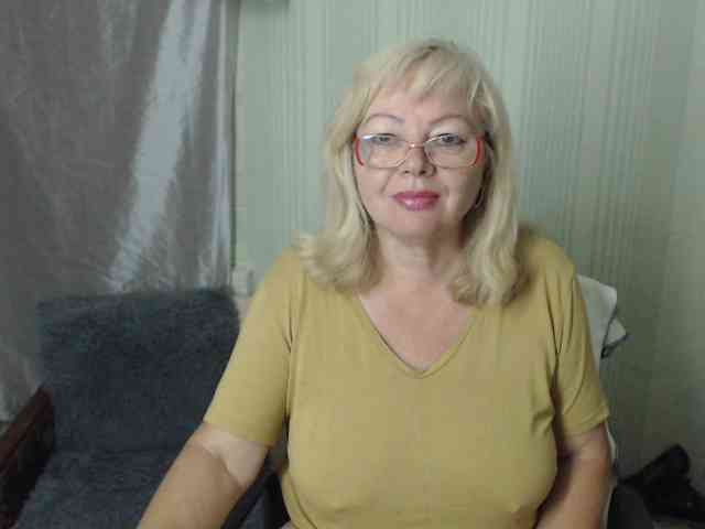 EvelynLoveShy webcam
