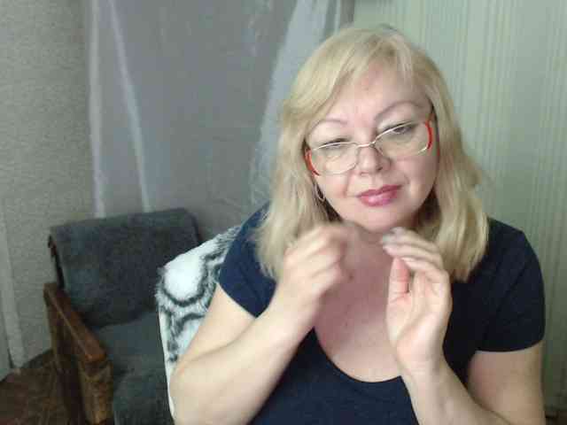 EvelynLoveShy webcam