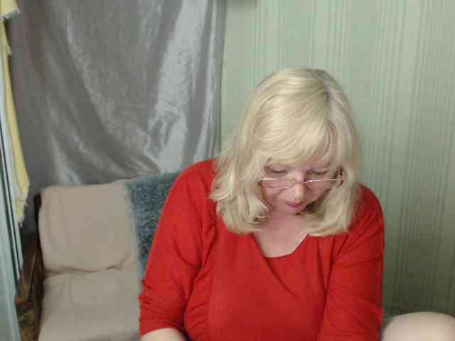 EvelynLoveShy webcam