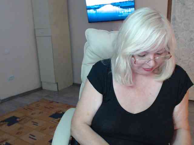 EvelynLoveShy webcam