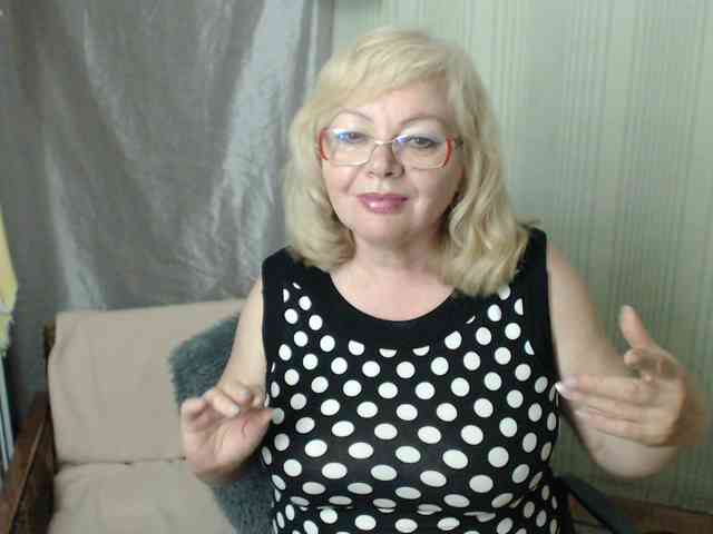 EvelynLoveShy webcam