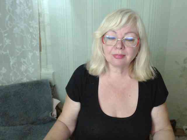 EvelynLoveShy webcam