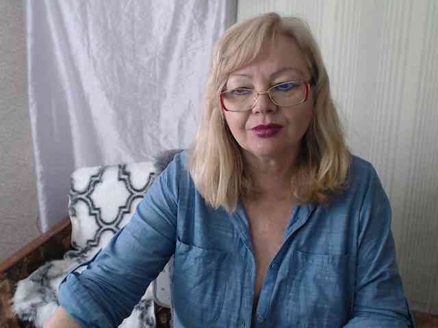 EvelynLoveShy webcam