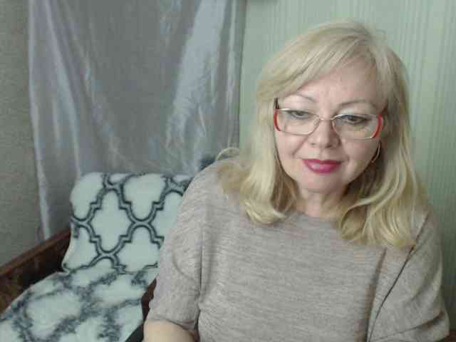 EvelynLoveShy webcam