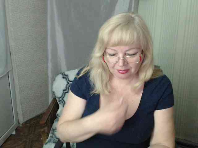 EvelynLoveShy webcam