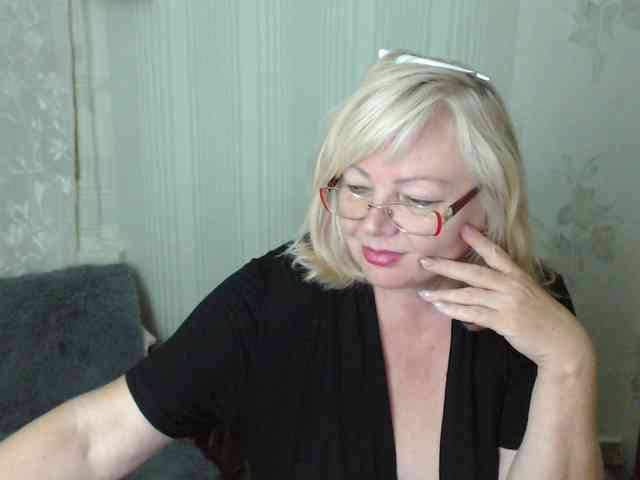 EvelynLoveShy webcam