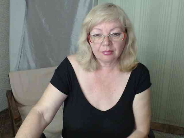 EvelynLoveShy webcam