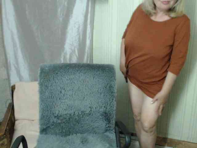 EvelynLoveShy webcam