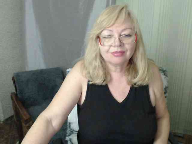 EvelynLoveShy webcam