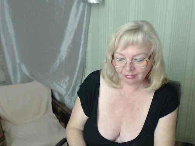 EvelynLoveShy webcam