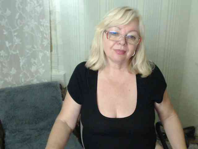 EvelynLoveShy webcam