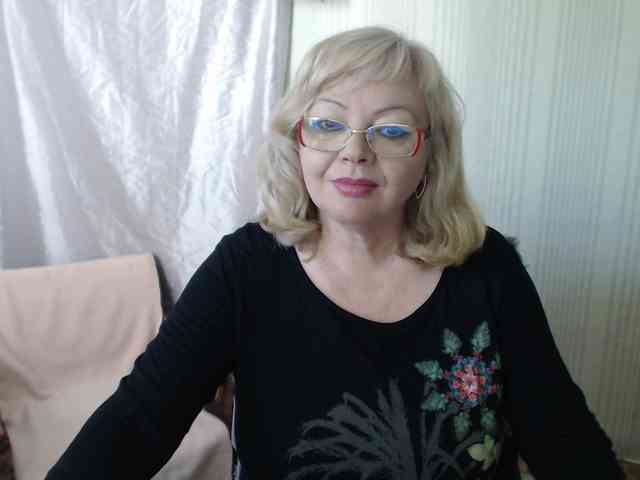 EvelynLoveShy webcam