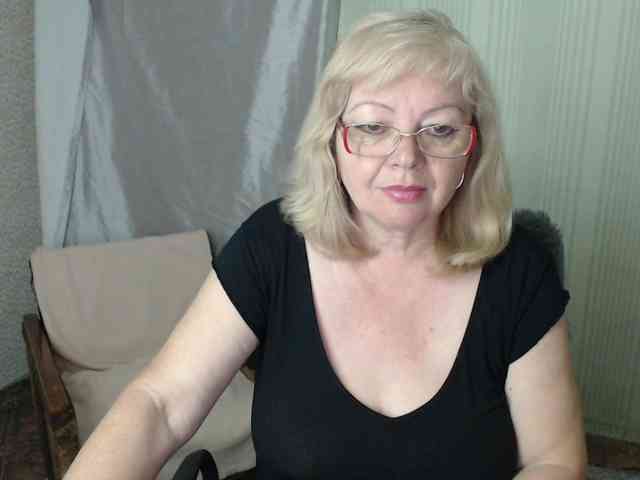 EvelynLoveShy webcam