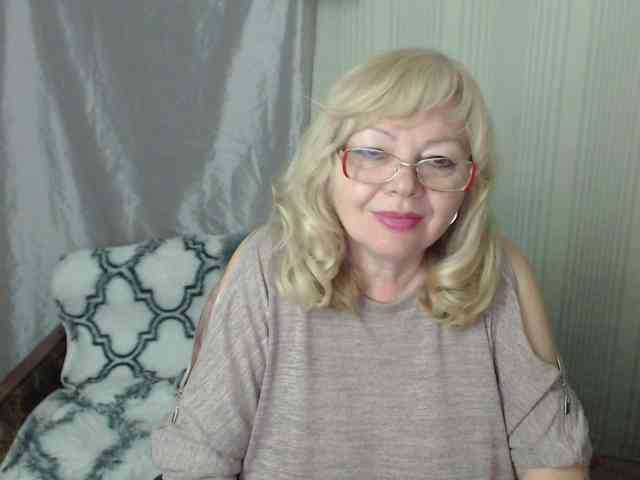 EvelynLoveShy webcam