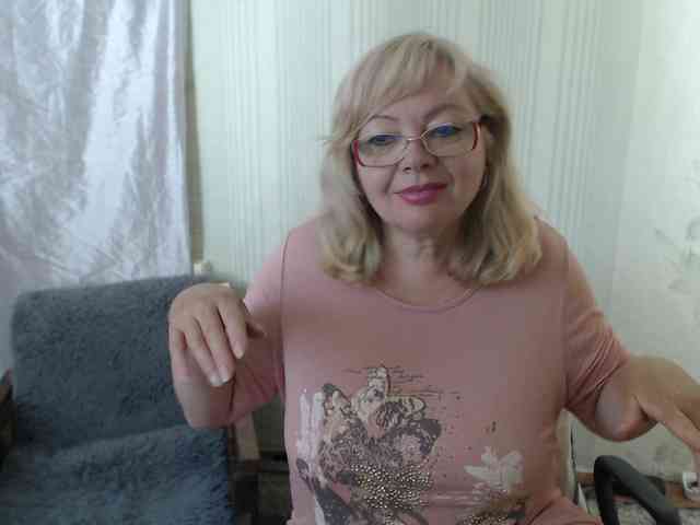 EvelynLoveShy webcam
