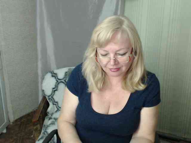 EvelynLoveShy webcam
