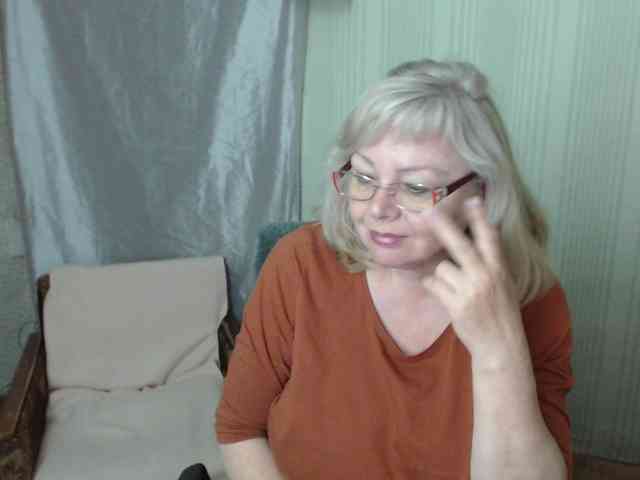 EvelynLoveShy webcam
