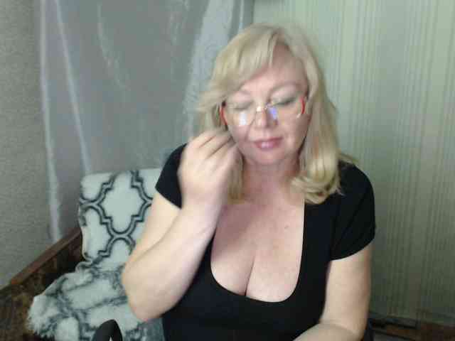 EvelynLoveShy webcam