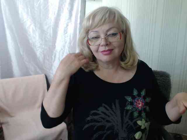 EvelynLoveShy webcam