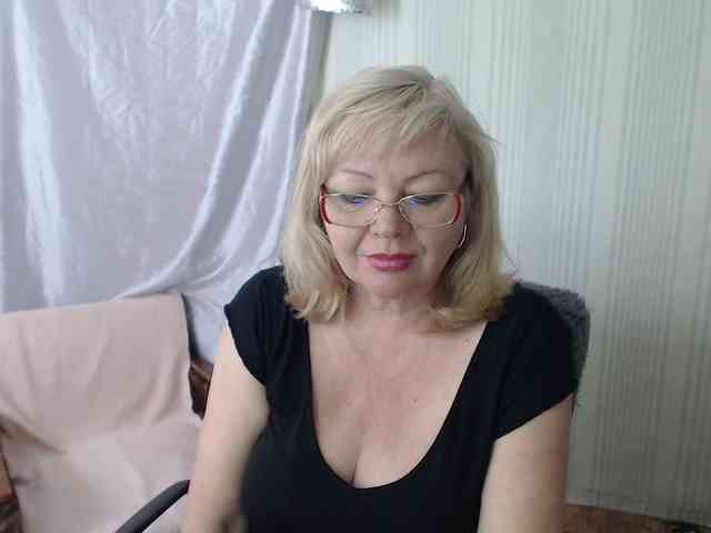 EvelynLoveShy webcam