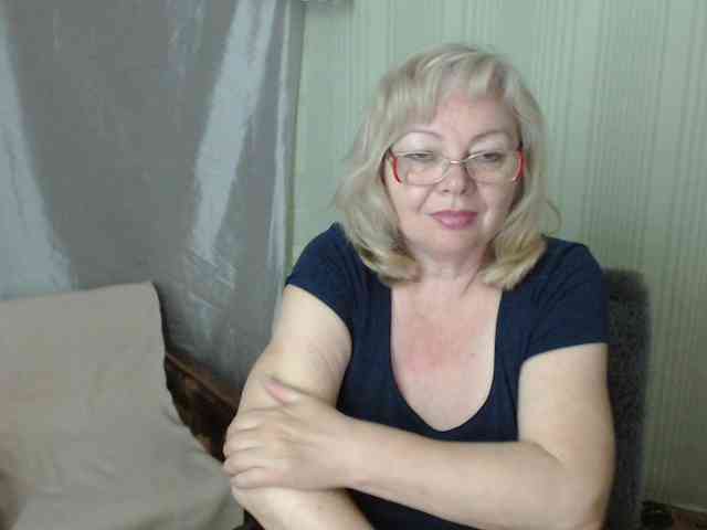 EvelynLoveShy webcam