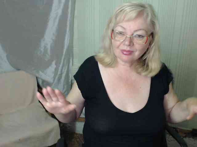 EvelynLoveShy webcam