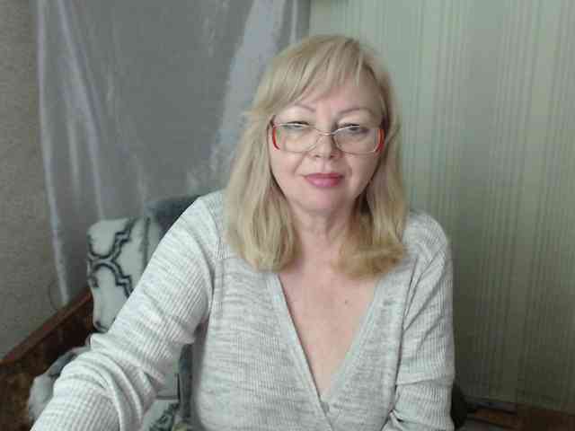 EvelynLoveShy webcam