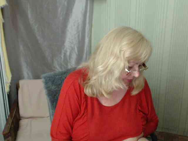 EvelynLoveShy webcam