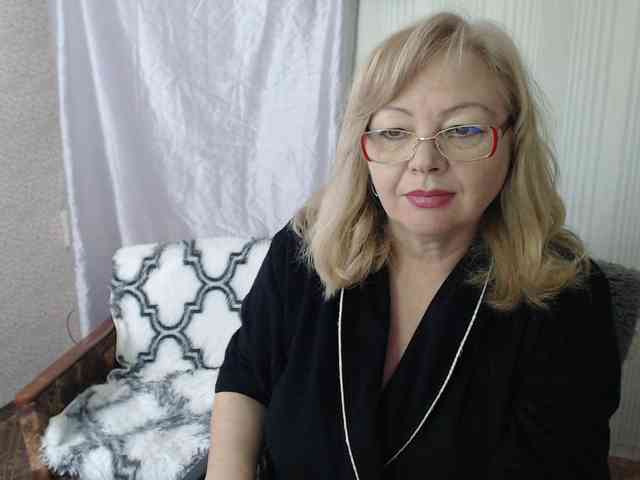 EvelynLoveShy webcam