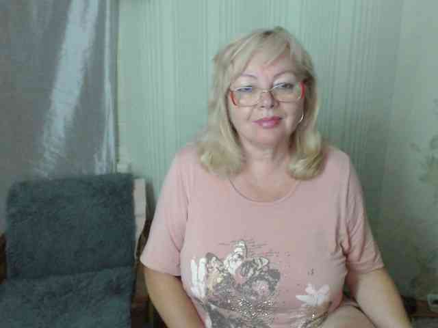 EvelynLoveShy webcam