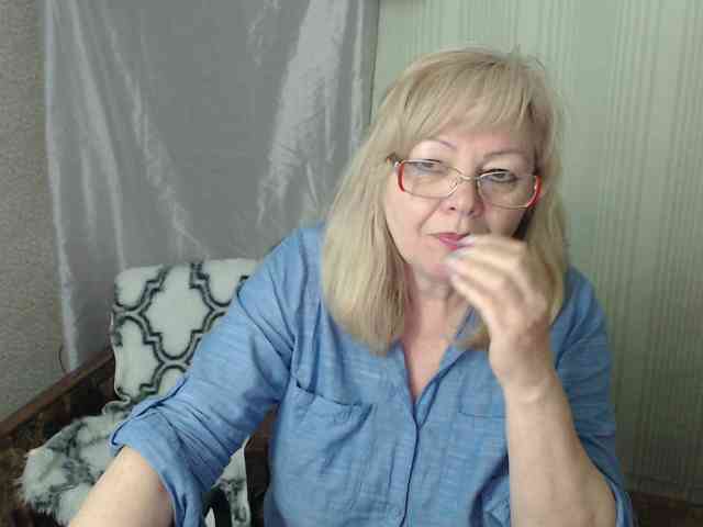 EvelynLoveShy webcam