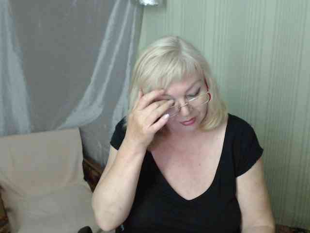 EvelynLoveShy webcam